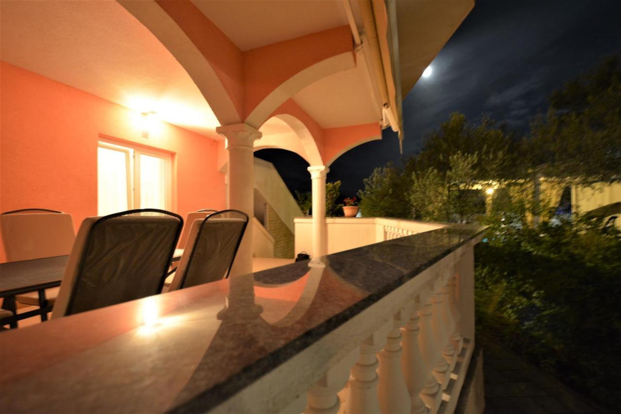 Apartmani Emili Sukošan Esterno foto