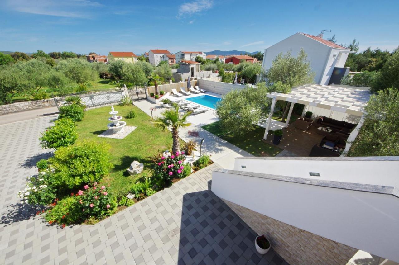 Apartmani Emili Sukošan Esterno foto