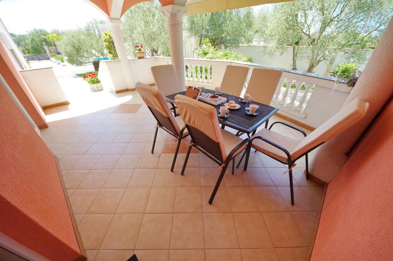 Apartmani Emili Sukošan Esterno foto