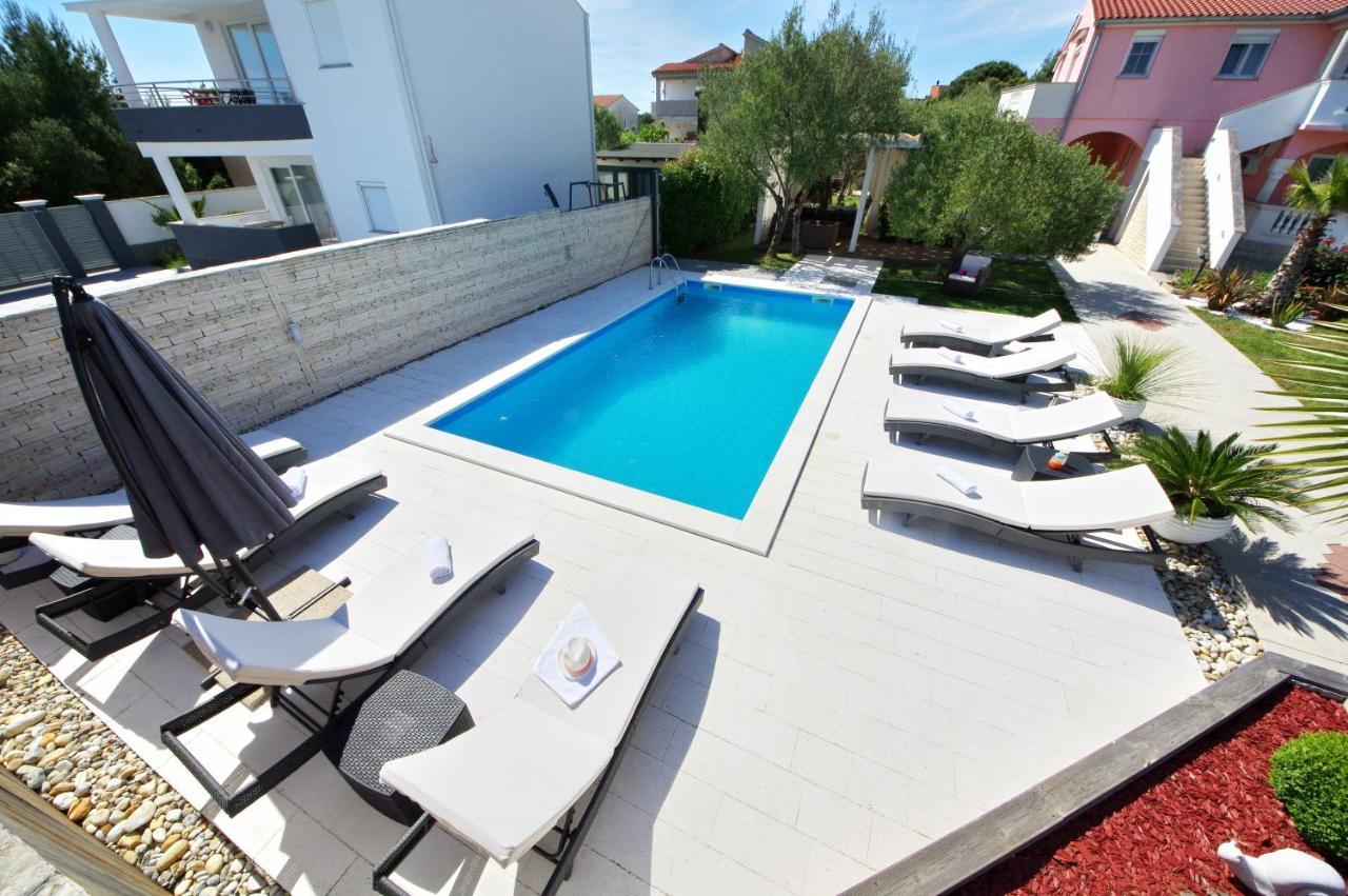 Apartmani Emili Sukošan Esterno foto