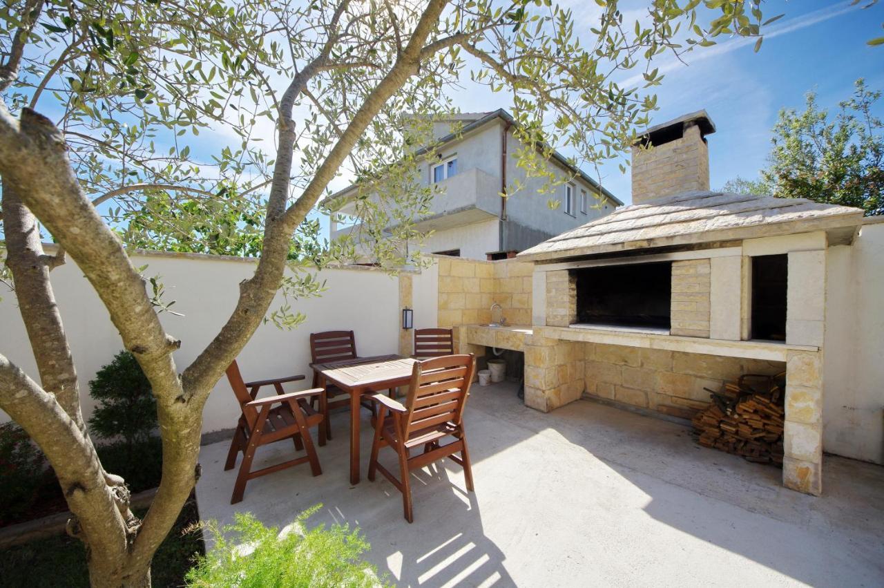Apartmani Emili Sukošan Esterno foto
