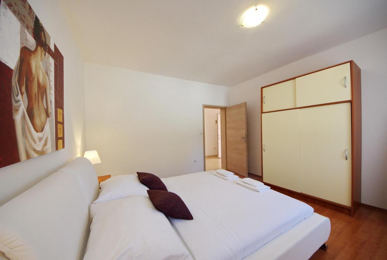 Apartmani Emili Sukošan Esterno foto