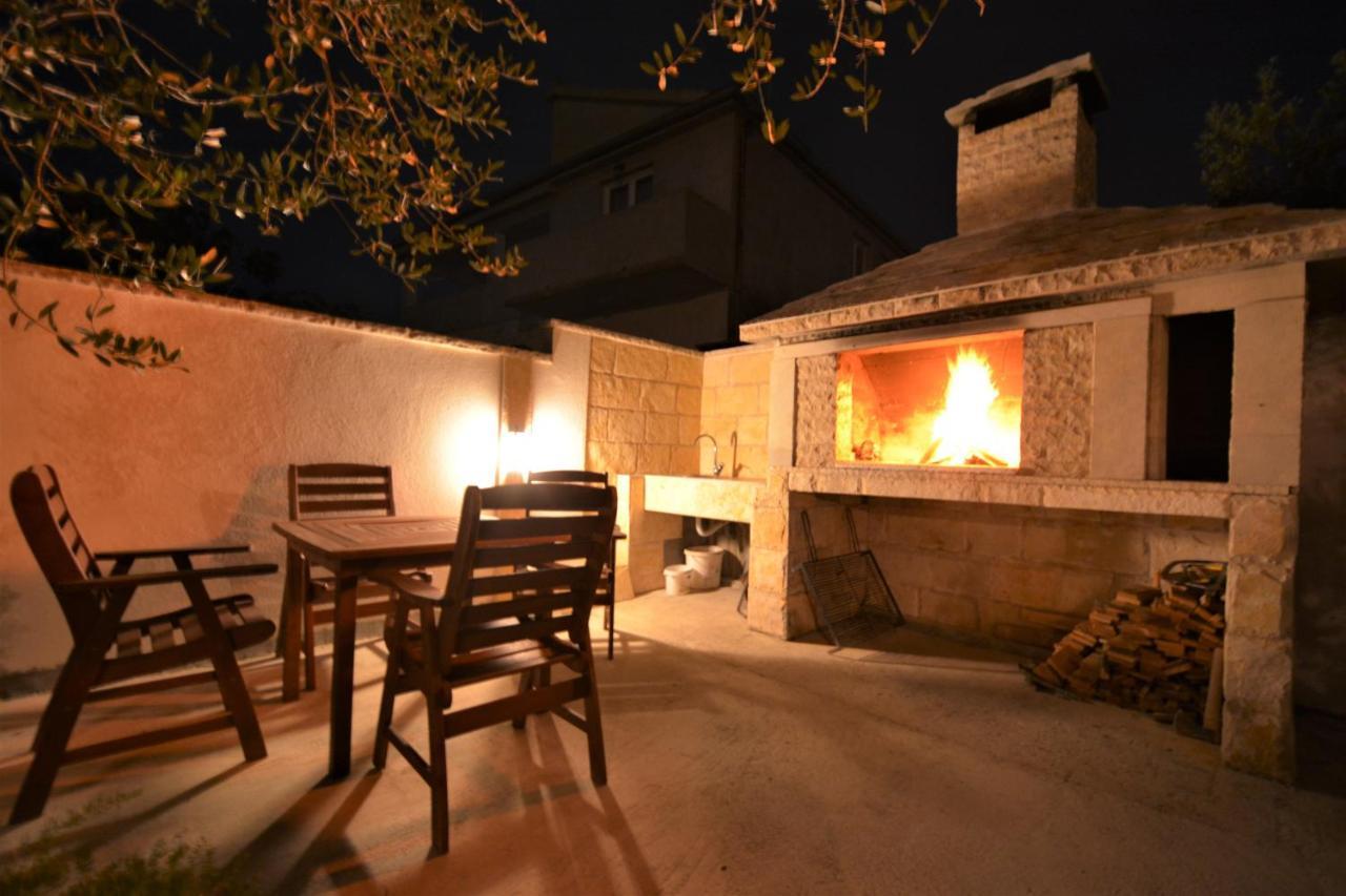 Apartmani Emili Sukošan Esterno foto