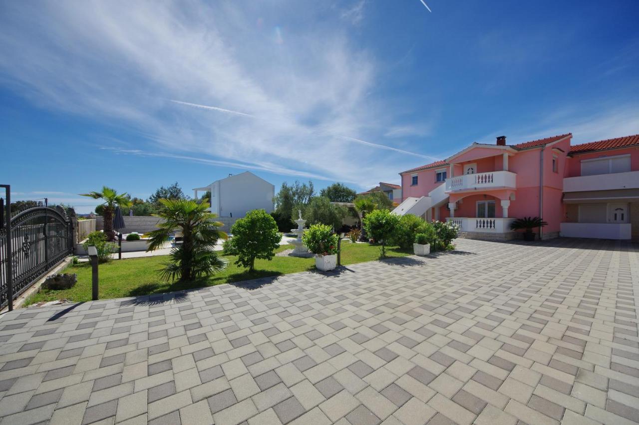 Apartmani Emili Sukošan Esterno foto
