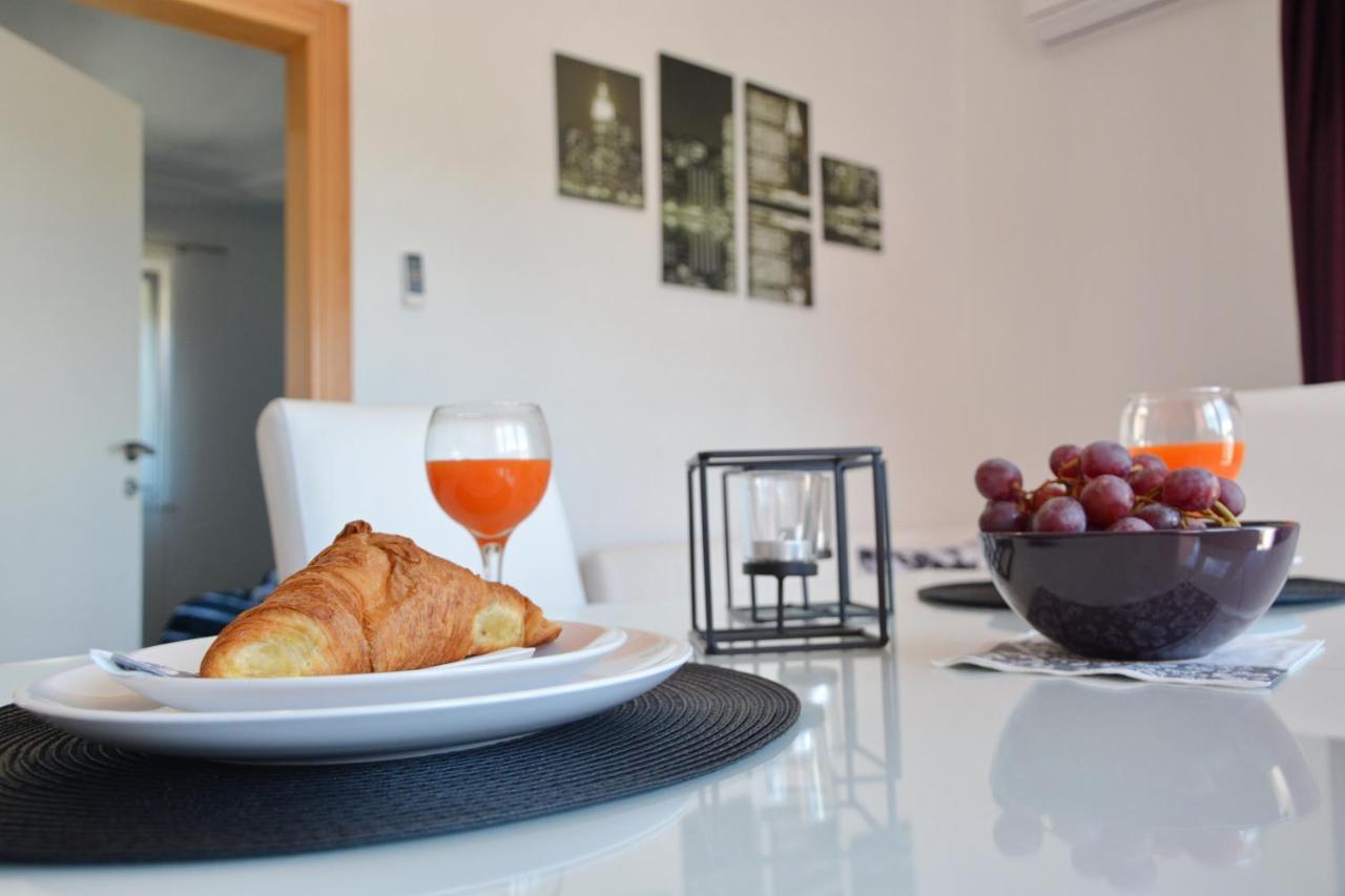 Apartmani Emili Sukošan Esterno foto